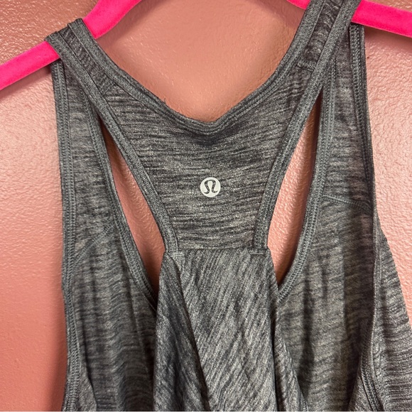 Lululemon The Essential Tank Top Size 8 - Picture 3 of 4